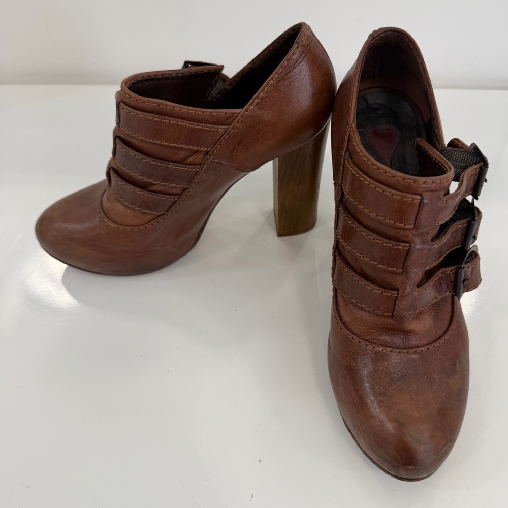 Chloe Vintage Brown  Leather Buckle Heels